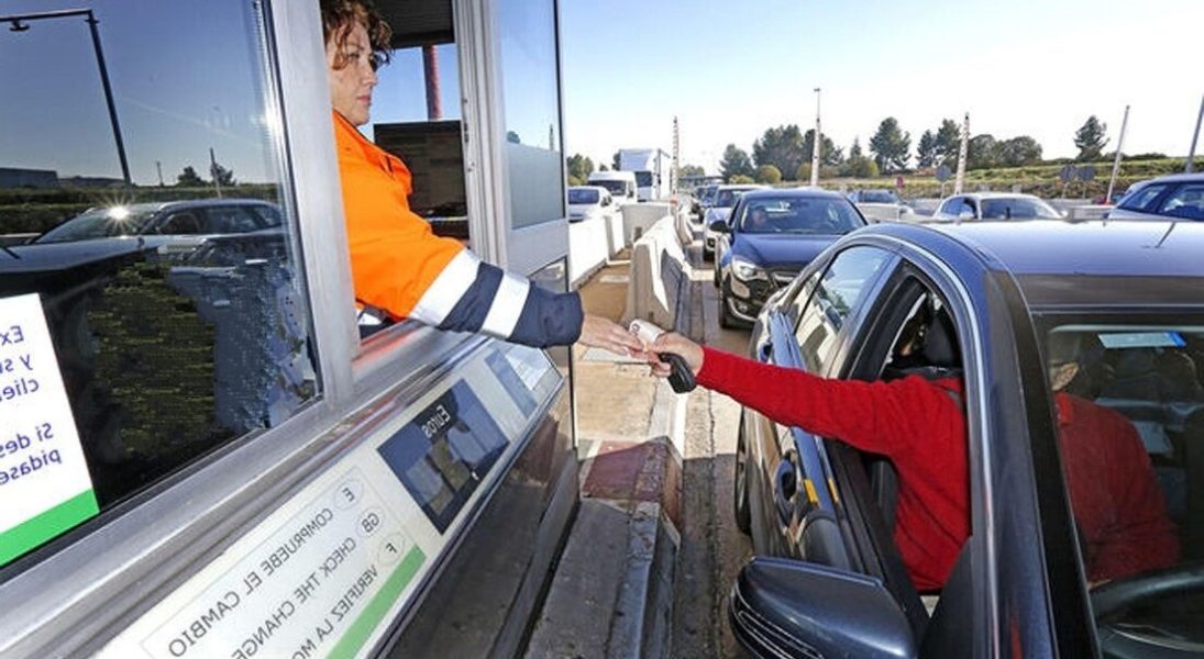 Buscan cobradores/as de peaje con jornada parcial y turnos rotativos: contrato temporal