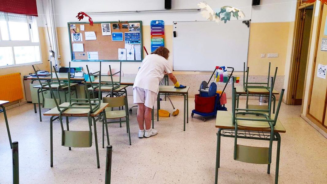 Buscan personal de limpieza para colegios: contrato indefinido en turno de tarde